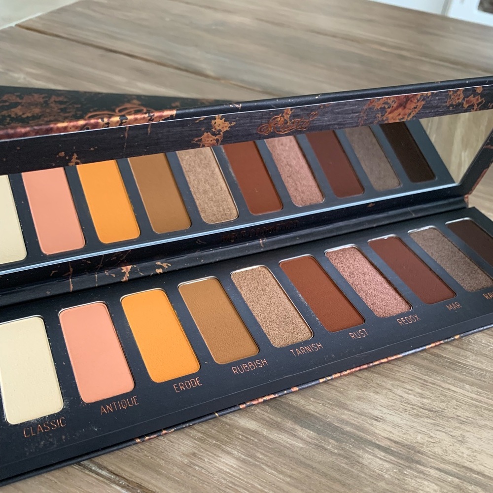 NEW. Melt Cosmetics Rust Eyeshadow Palette